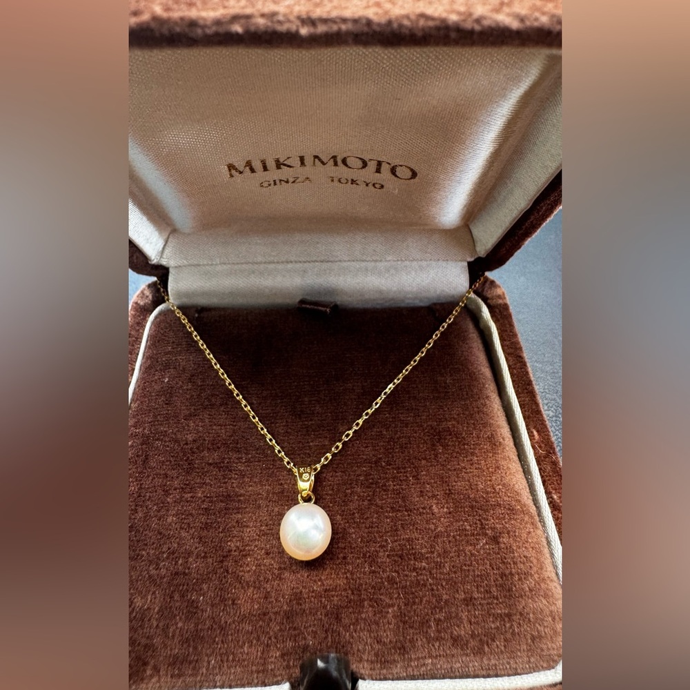 AUTHENTIC MIKIMOTO Solid K18 Gold Chain with Champagne Akoya Pearl Pendant